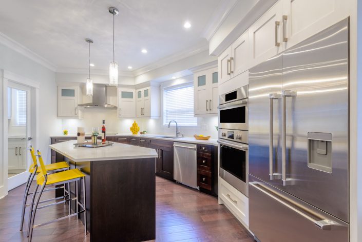 Summer Kitchen - Stainless Steel Appliances